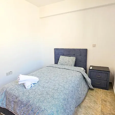 Central City Rooms * Larnaca