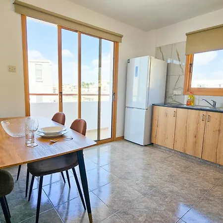 Central City Rooms Ubytování v soukromí Larnaca